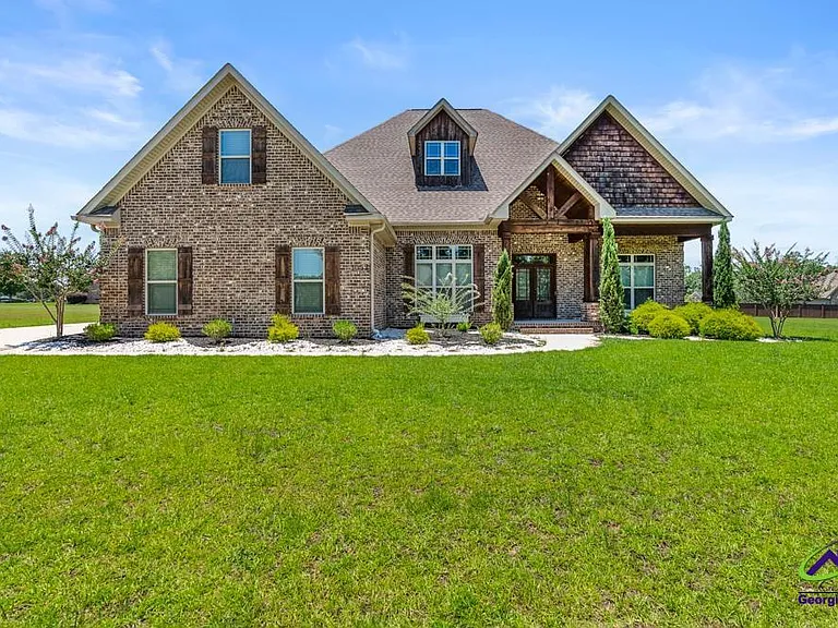1052 Chattahoochee Dr — Photo 2