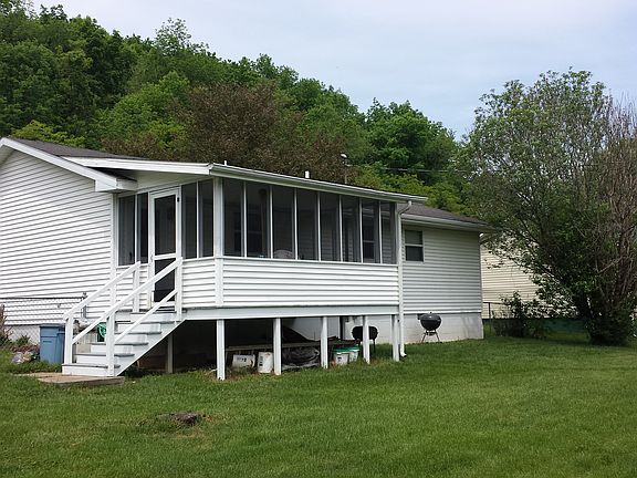 4th image of 15 Foxboro Dr