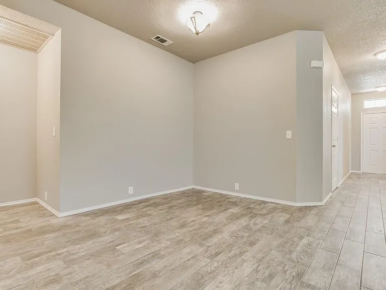 2405 Tailburton Ct — Photo 22