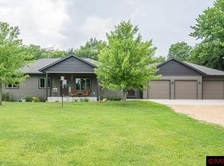 32055 476th St, Kasota, MN 56050