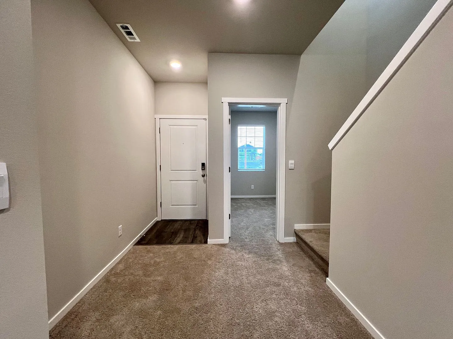 Brand New Home in Black Horse Community — Photo 2