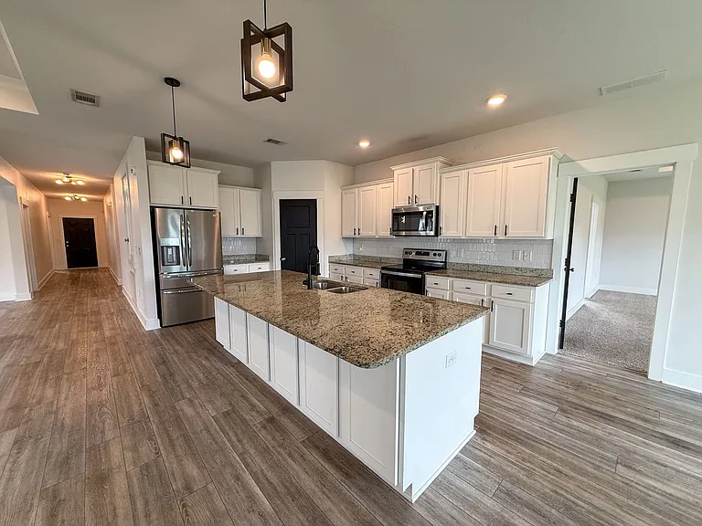6169 Jenks Dr — Photo 5