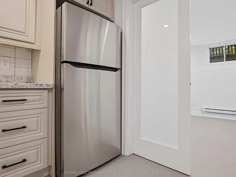 861 Ossington Ave #LOWER — Photo 32