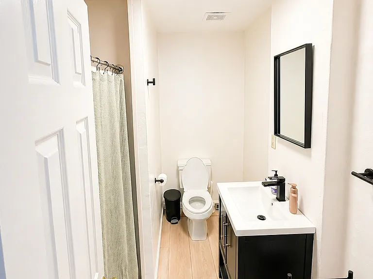 11 Chestnut St — Photo 5
