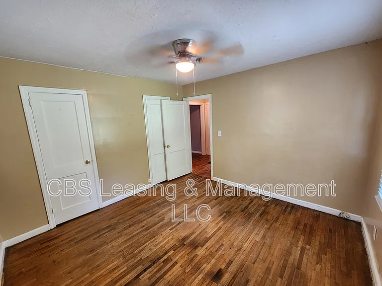 427 Bernard Dr — Photo 8