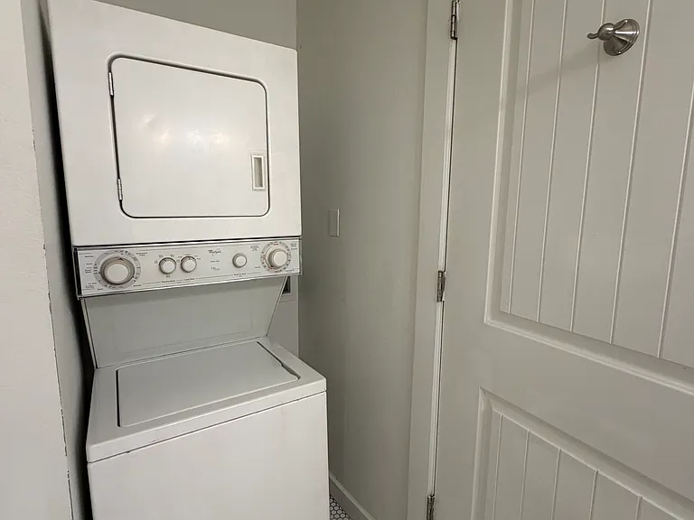 1624 N Blackwelder Ave #J — Photo 10