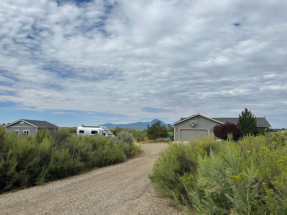 Property Entrance / Driveway