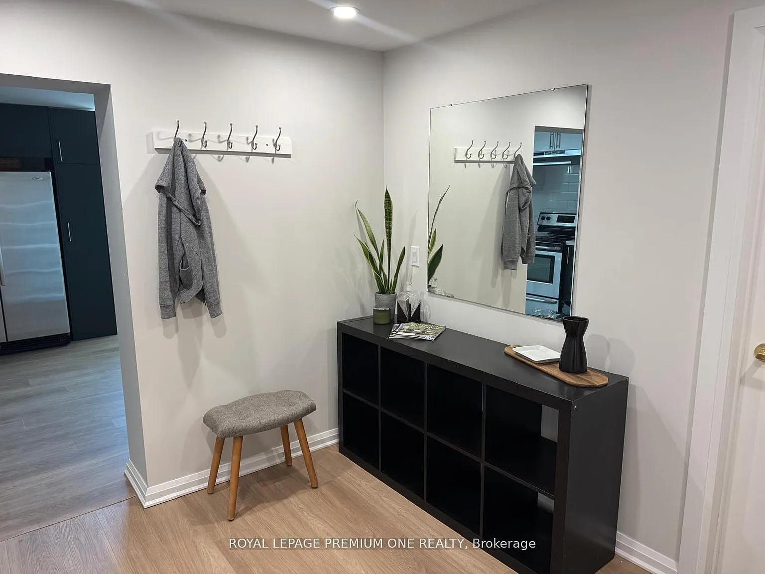 3 bed, $2,400 — Photo 2