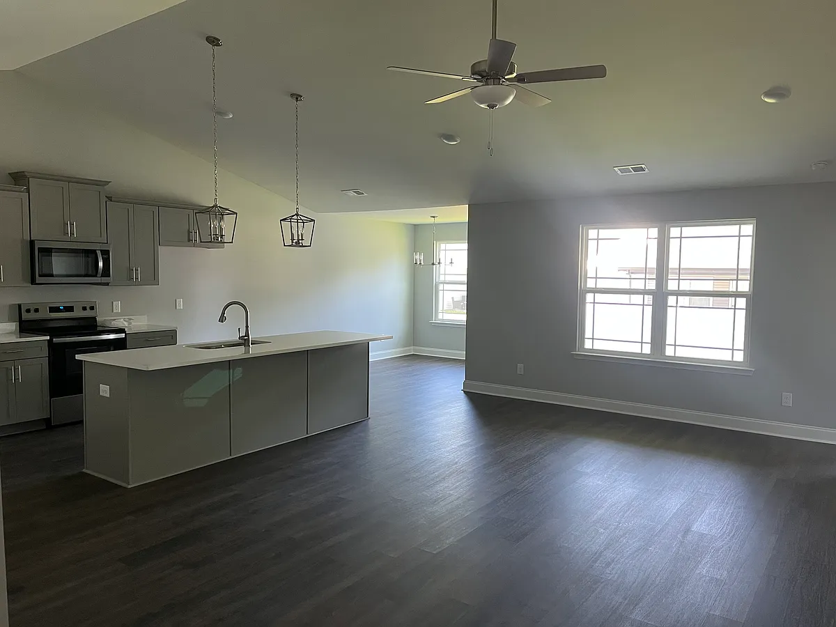 Building Photo - 2114 Melanie Dr