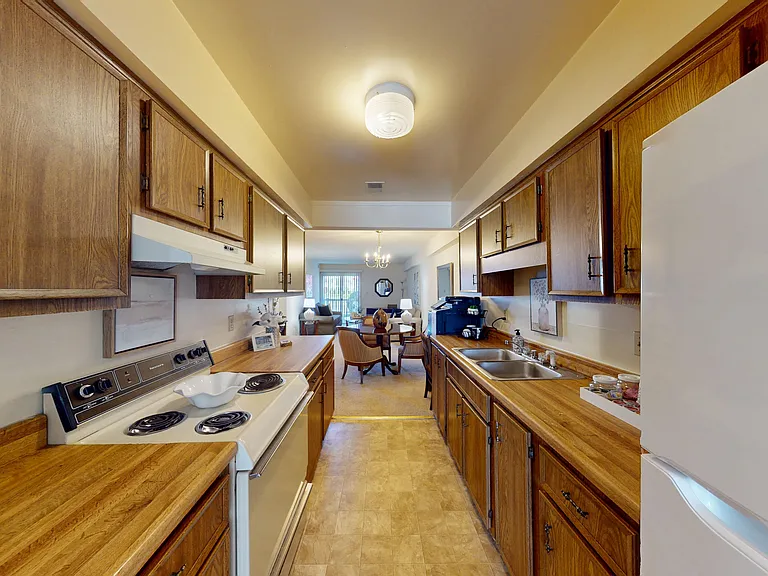 Crystal Lake Apartments — Photo 6
