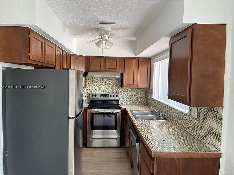 2580 Coral Springs Dr #2580 — Photo 14