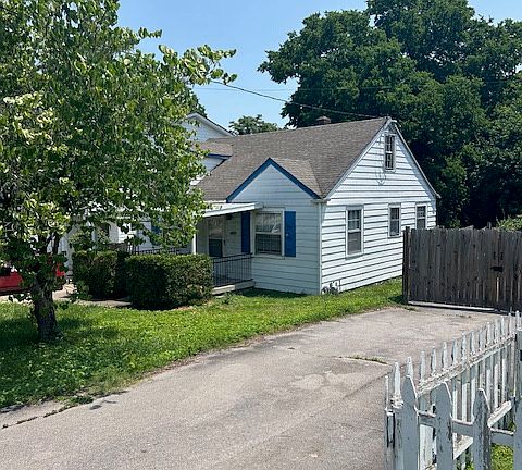 2nd image of 2132 Rosemary Ln