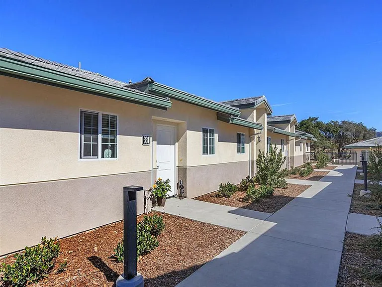 Heritage II Luxury Senior Apts — Photo 9