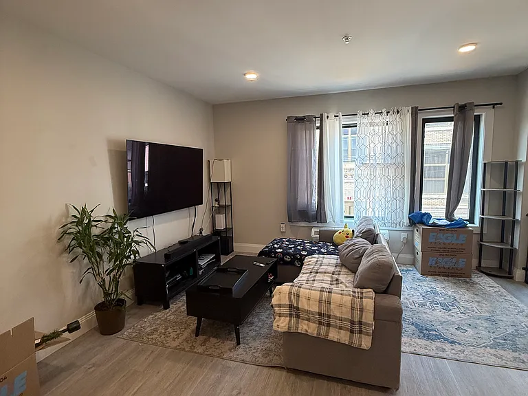 1600 54th St #206 — Photo 7