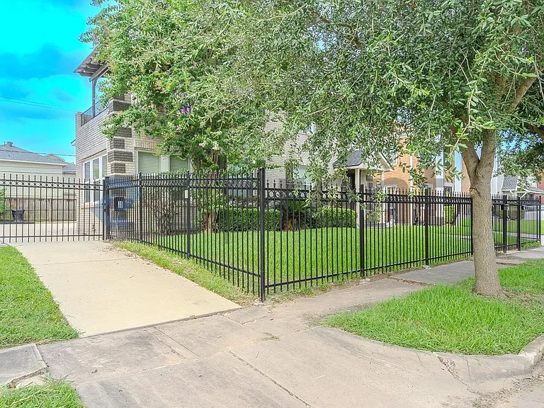 2714 Palm St #2 — Photo 3