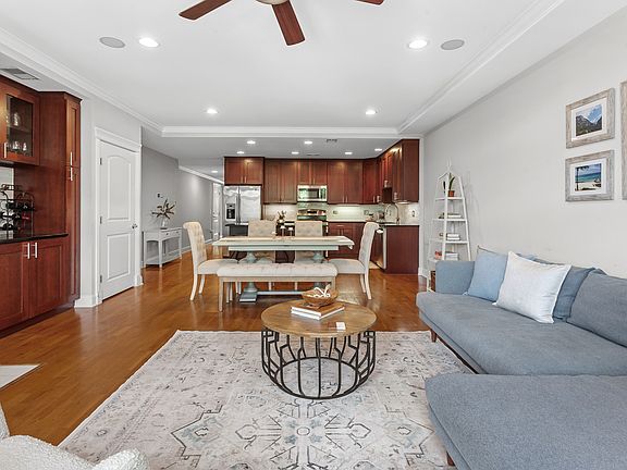 5th image of 1915 W Diversey Pkwy APT 302
