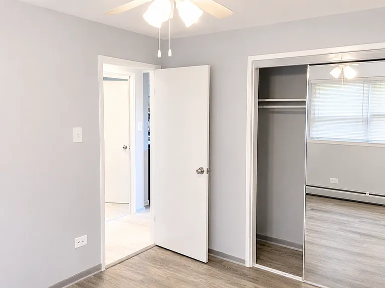 7043 S East End Ave #2D — Photo 13