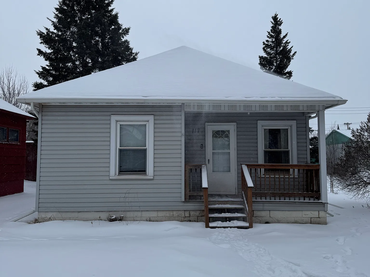 117 E Hibbing Ave — Photo 1