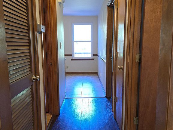 5th image of 631 Doane Dr APT A