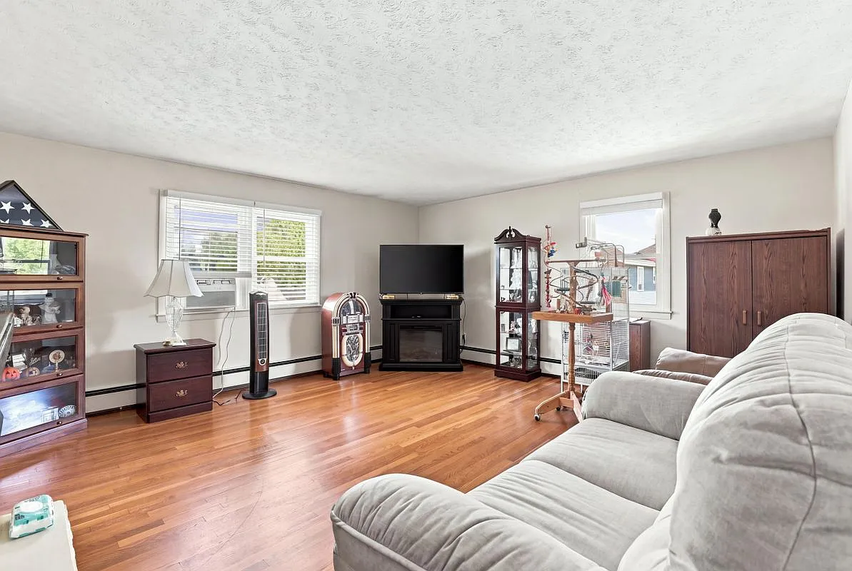 1 bed, 1.0 bath, 754 sqft, $1,600 — Photo 4