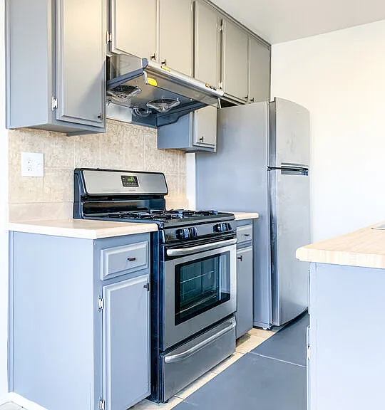 450 Coronado Ter #4 — Photo 6
