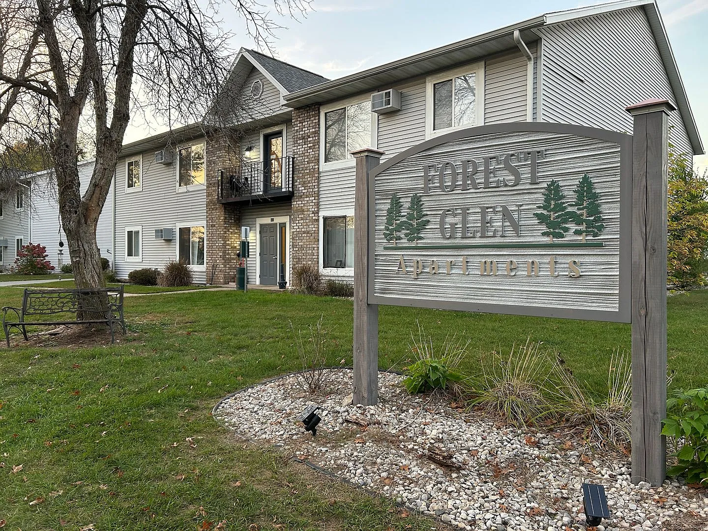 Forest Glen Apartments — Photo 1