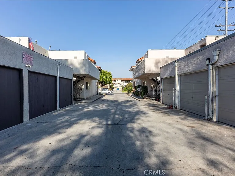 18981 Valley Cir #C — Photo 2