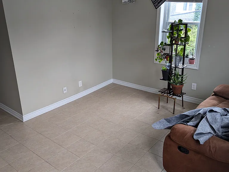 93 Carruthers Ave #3 — Photo 2