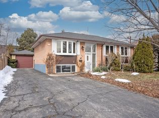 543 Pinegrove Rd, Oakville, ON L6K 2C2