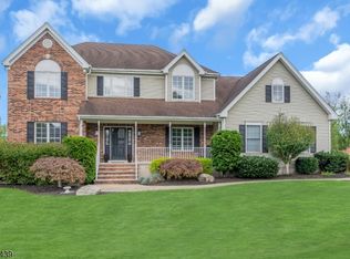 17 Mack Dr, Hillsborough, NJ 08844