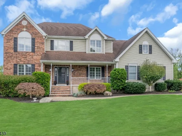 17 Mack Dr, Hillsborough Twp., NJ 08844
