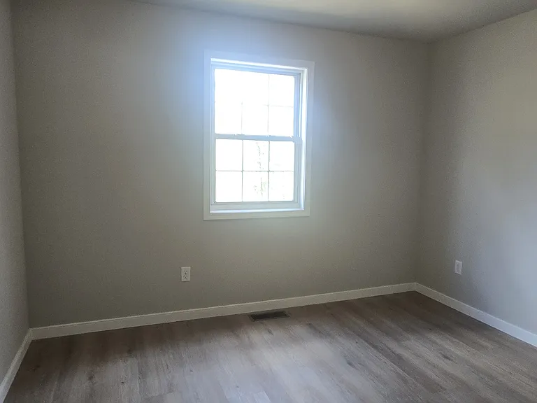 15615 Allen Dr — Photo 11