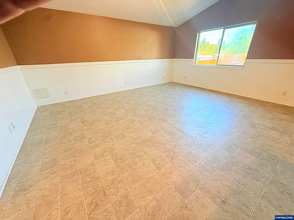5th image of 1780 Tamarack St