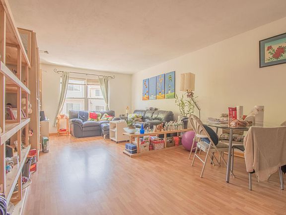 4th image of 27 Scenic Ln