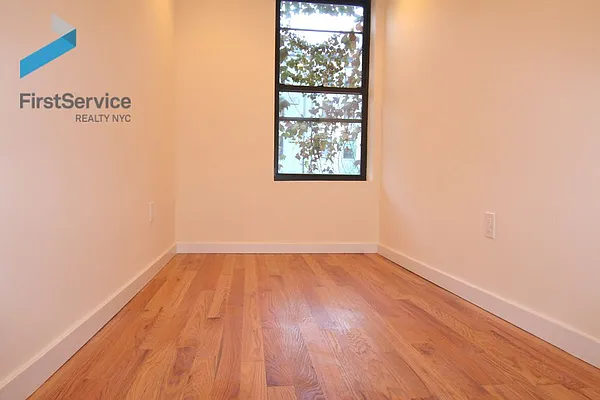 Rented by FirstService Realty (legacy) | media 31