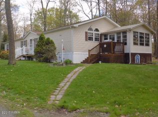 107 Yellow Pine Ct, Tafton, PA 18464
