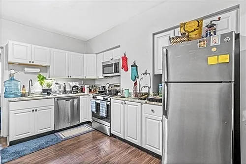 55 W Eagle St #1 Photo 1