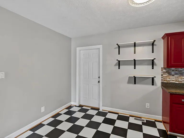 114 Battle Rd — Photo 11