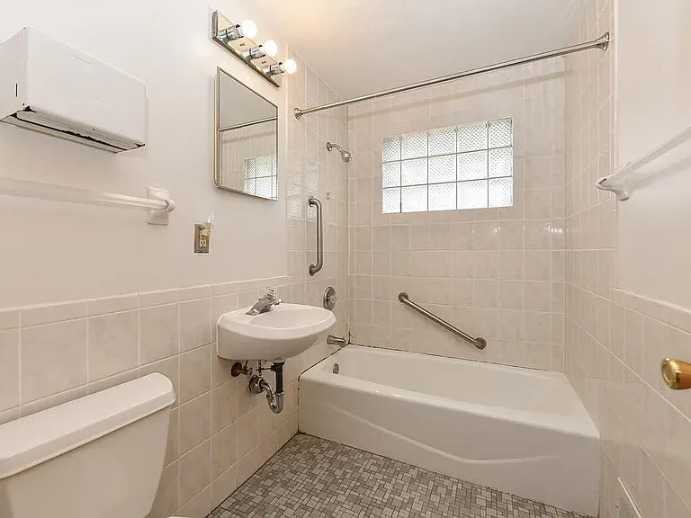 7221 W Oklahoma Ave #1 — Photo 2