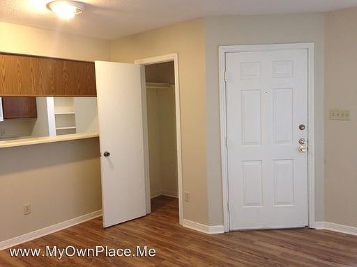 3rd image of 2401 Sycamore Ave APT A3