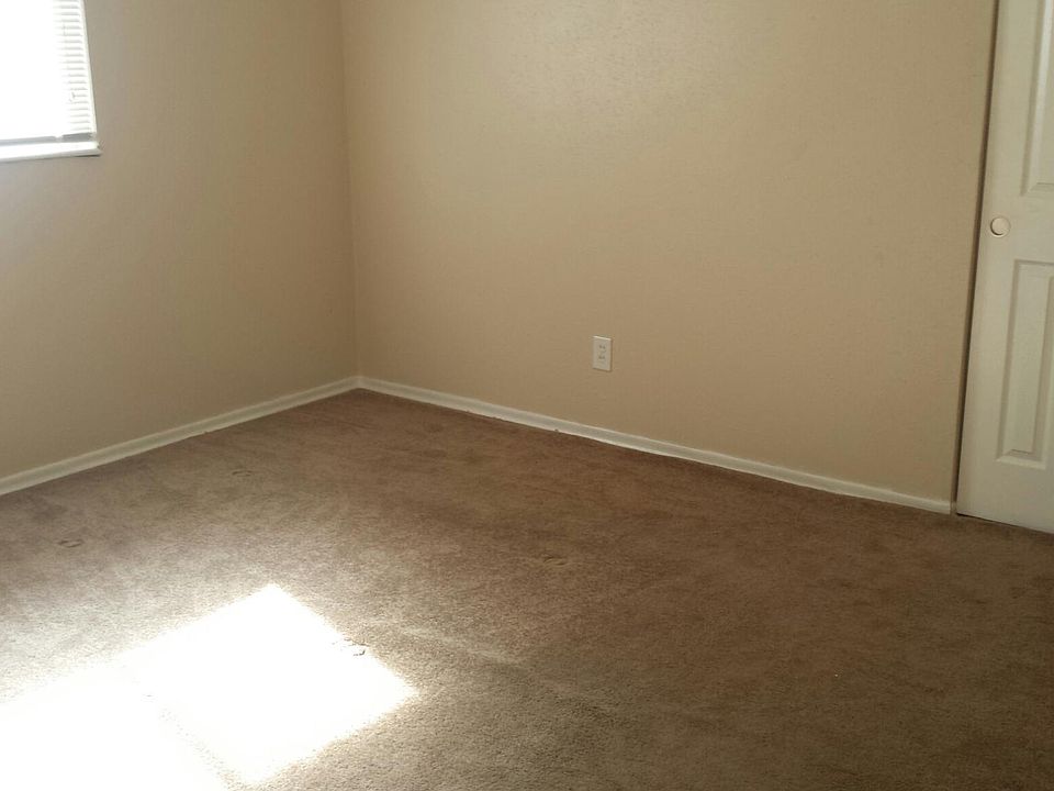 2nd image of 6495 Sandy Ln
