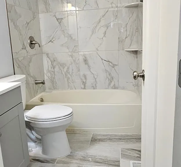 254 Prince Of Wales Dr — Photo 16