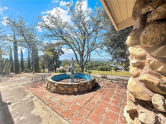 3rd image of 3330 S El Pomar Rd