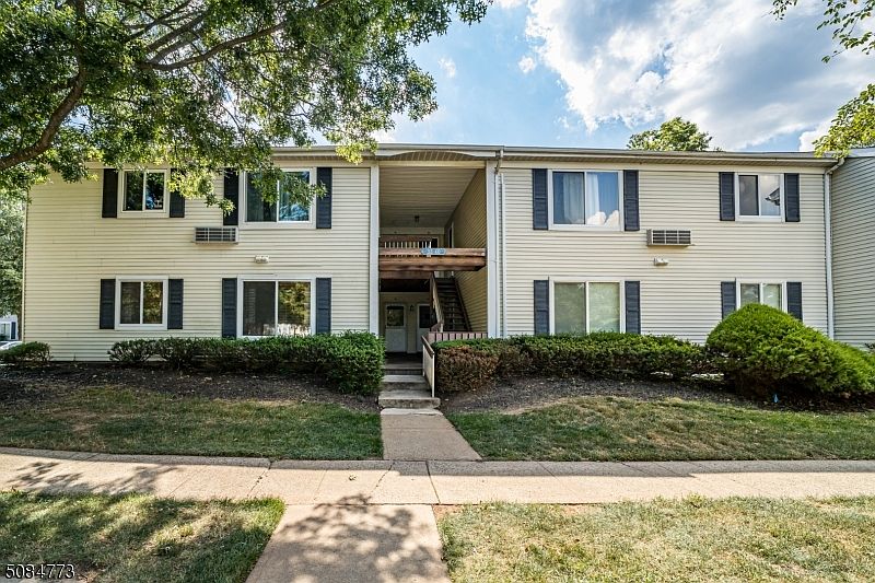 1st image of 33 Norwich Pl
