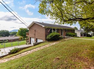 121 Alpine Dr, Corryton, TN 37721