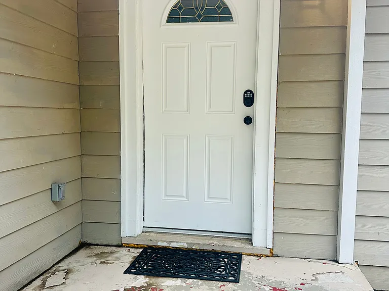 3 bed, 1.0 bath, 1000 sqft, $1,850 — Photo 26