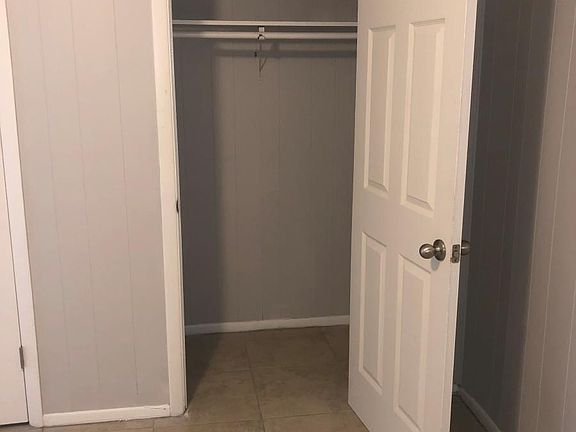 5th image of 403 Sunset Ln APT A