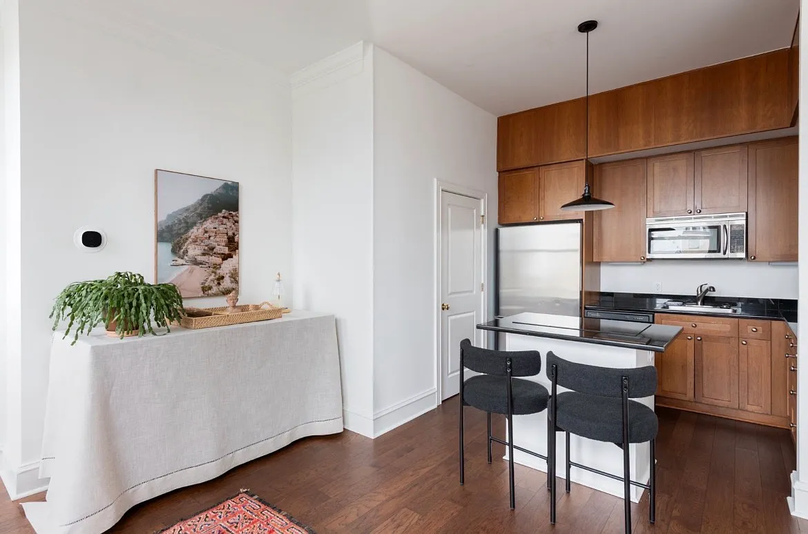 1 bed, 1.5 bath, 868 sqft, $2,200 — Photo 3