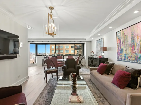 1725 York Avenue image 4 of 15