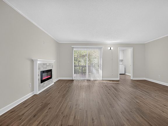 5th image of 183 Jefferson Pl